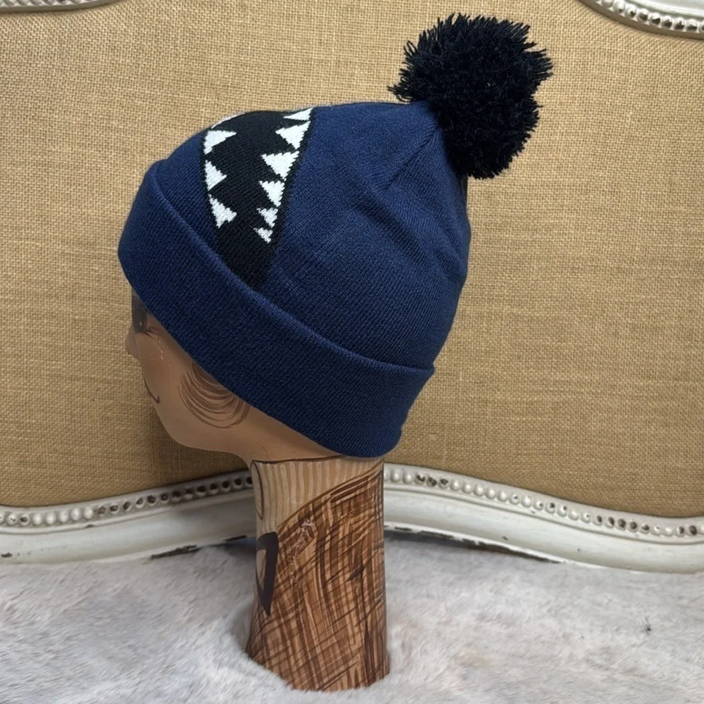 Hurley | Boys Youth Shark Teeth Mouth Knitted Black & White Logo Beanie NWOT